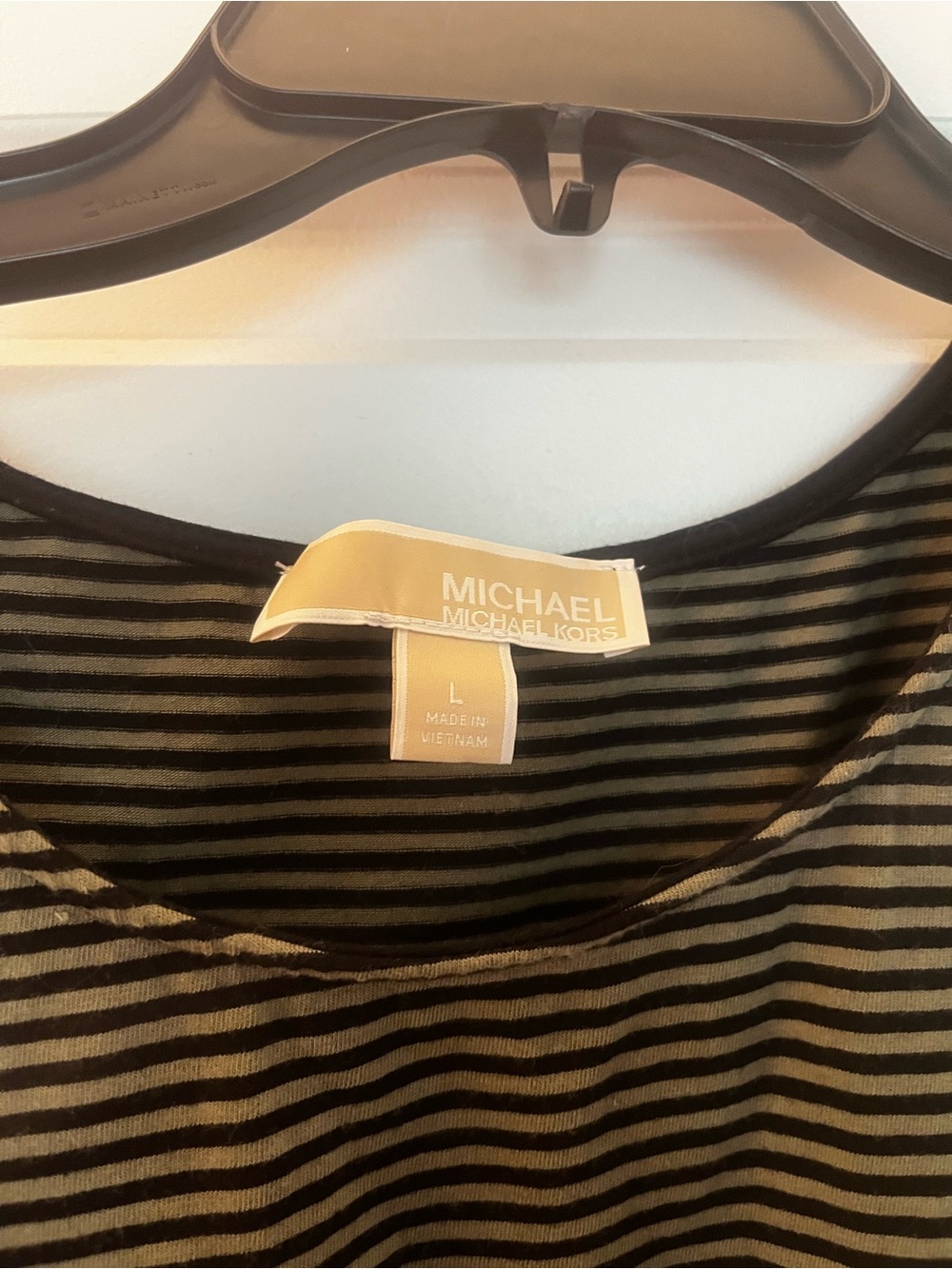 Set of 2 Michael Kors cold shoulder shirts Size Large - Picture 7 of 7